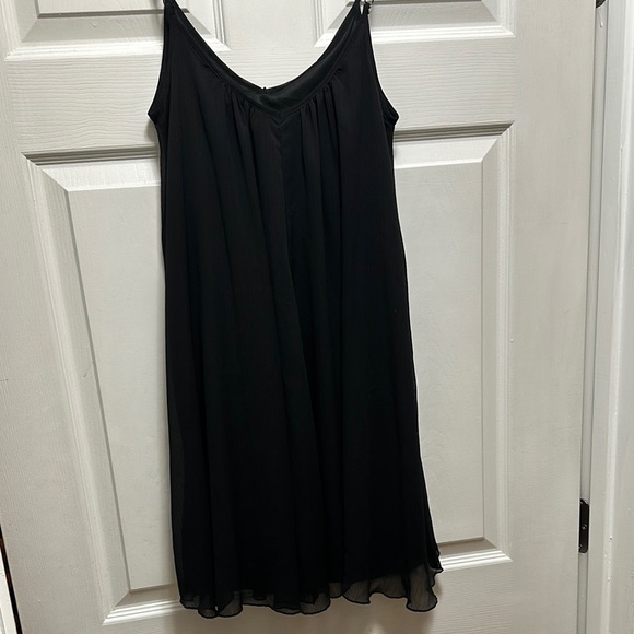 Versatile Black Lace-Detail Slip Dress - Picture 2 of 3